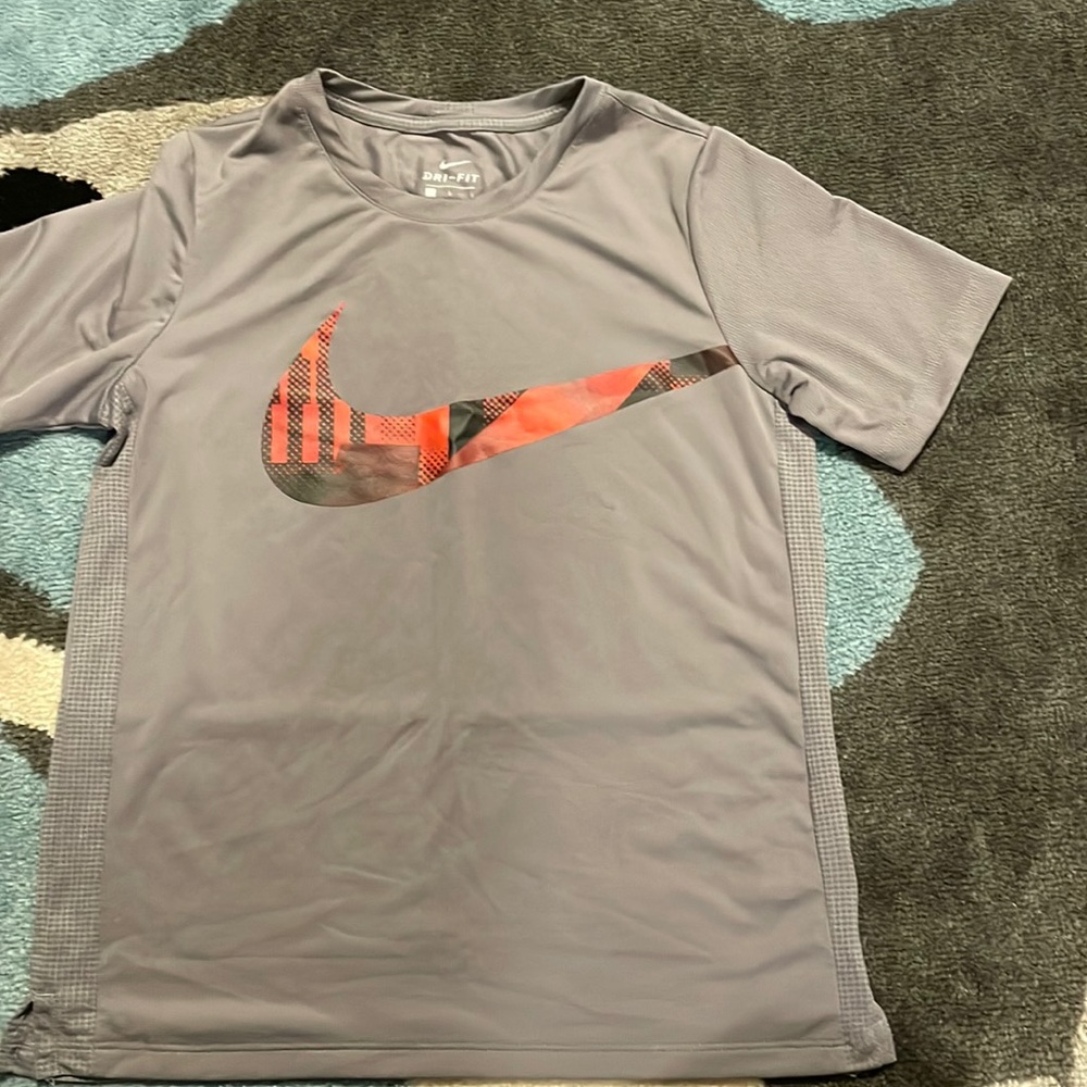 nike grey red/black check